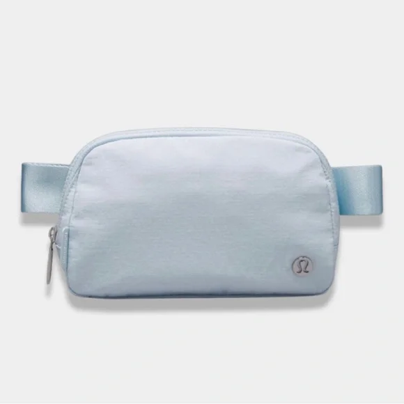 Brand New Lululemon Everywhere Belt Bag in Sky Blue - Picture 7 of 13